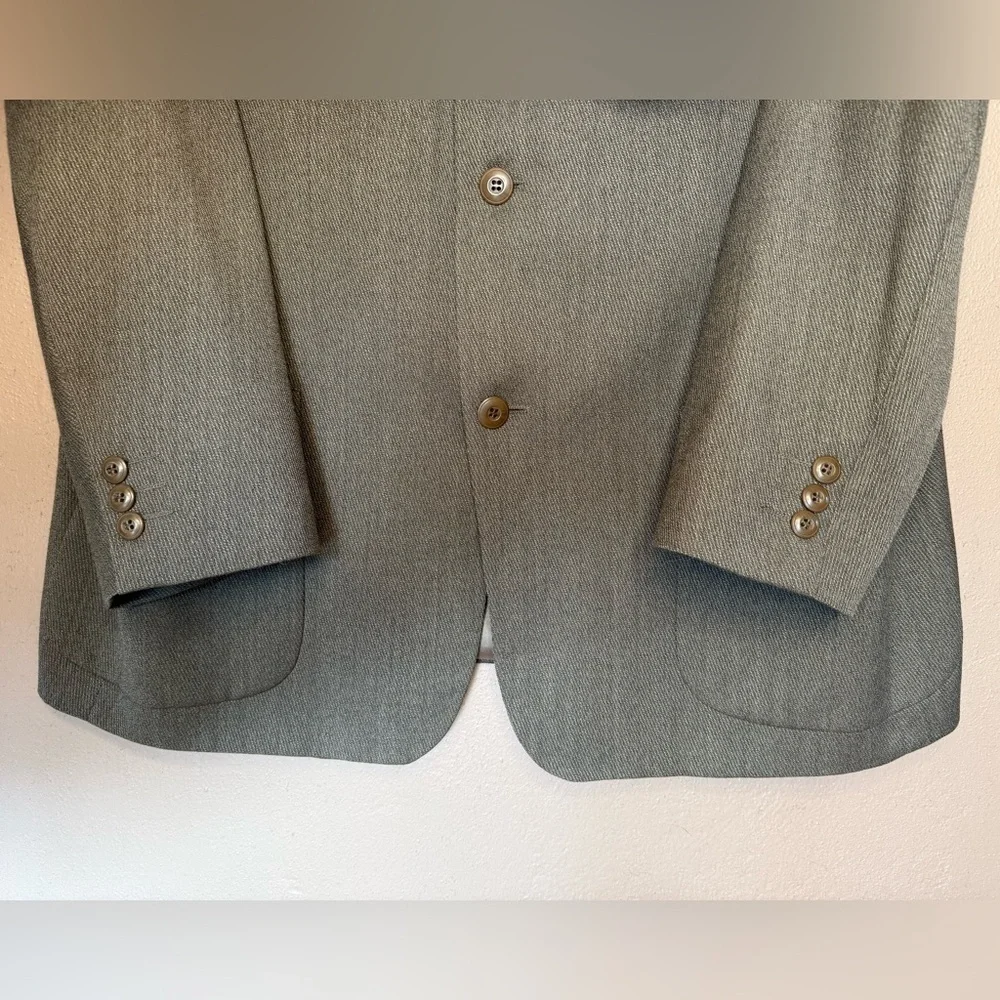 Bachrach Men's Three Button 100% Wool Classic Sports Coat Blazer Size 44T Taupe